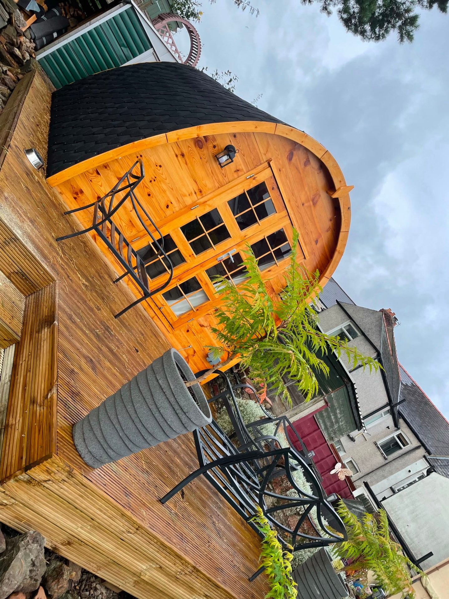 Bespoke timber-framed garden pod built in a Newport garden by MG Timber
